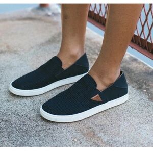 Olukai Pehuea Blue Perforated breathable Sneakers. Size 6.5